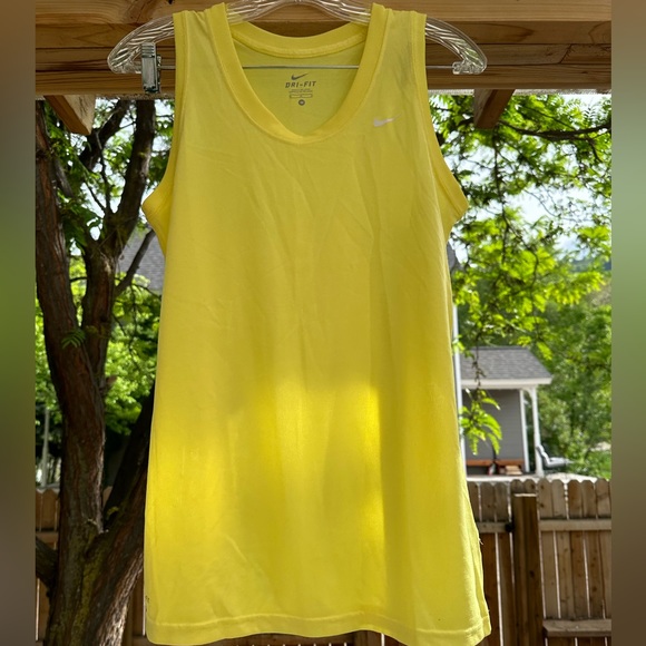 NIKE NWOT Light Yellow Tank Sleeveless Top Dri Fit Running Workout Medium - Picture 6 of 12
